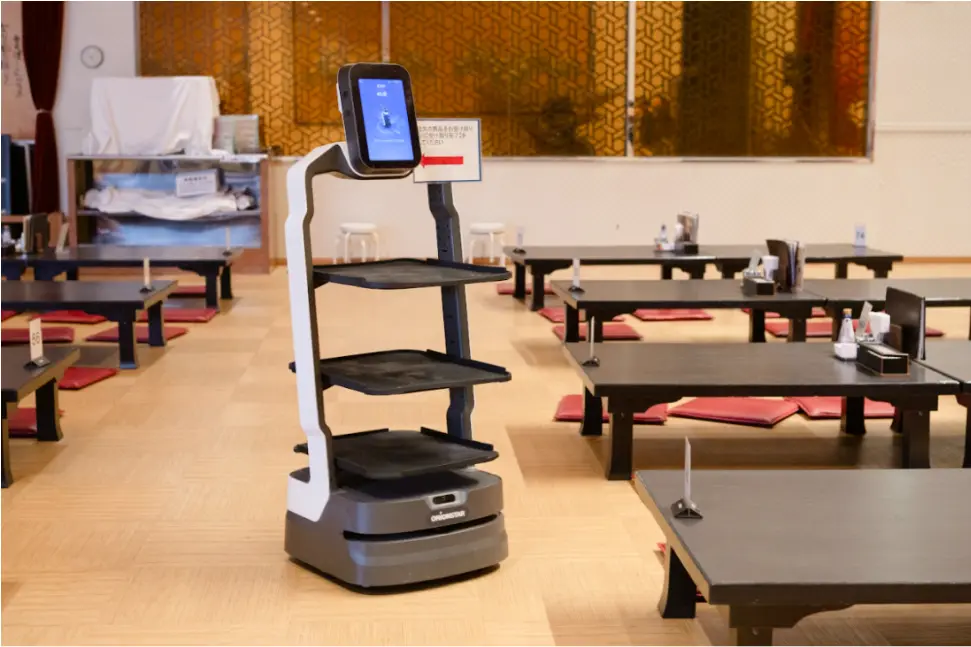配膳ロボットのようす